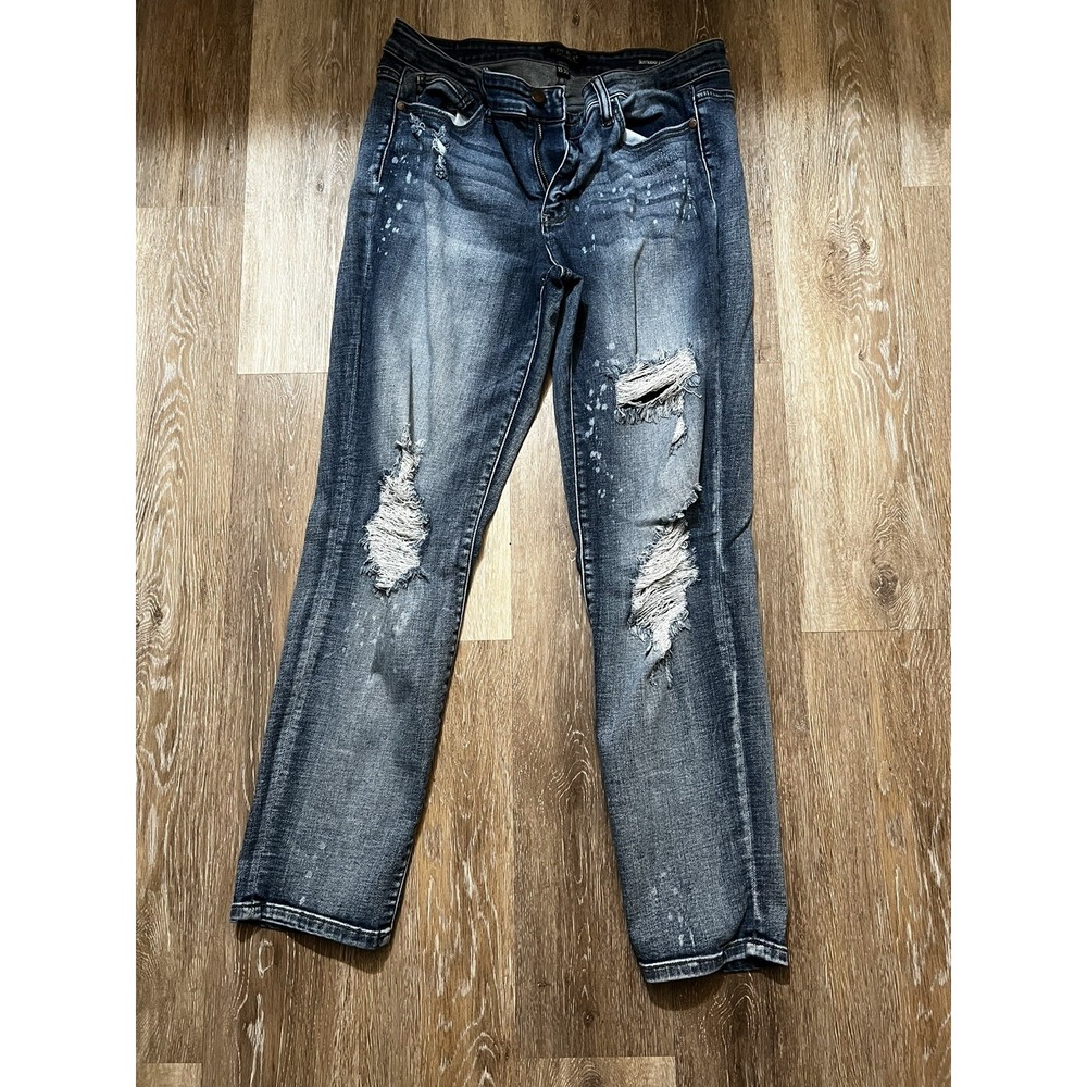 EUC Judy Blue Medium Wash Distressed Boyfriend Fit Jeans- size 15/32